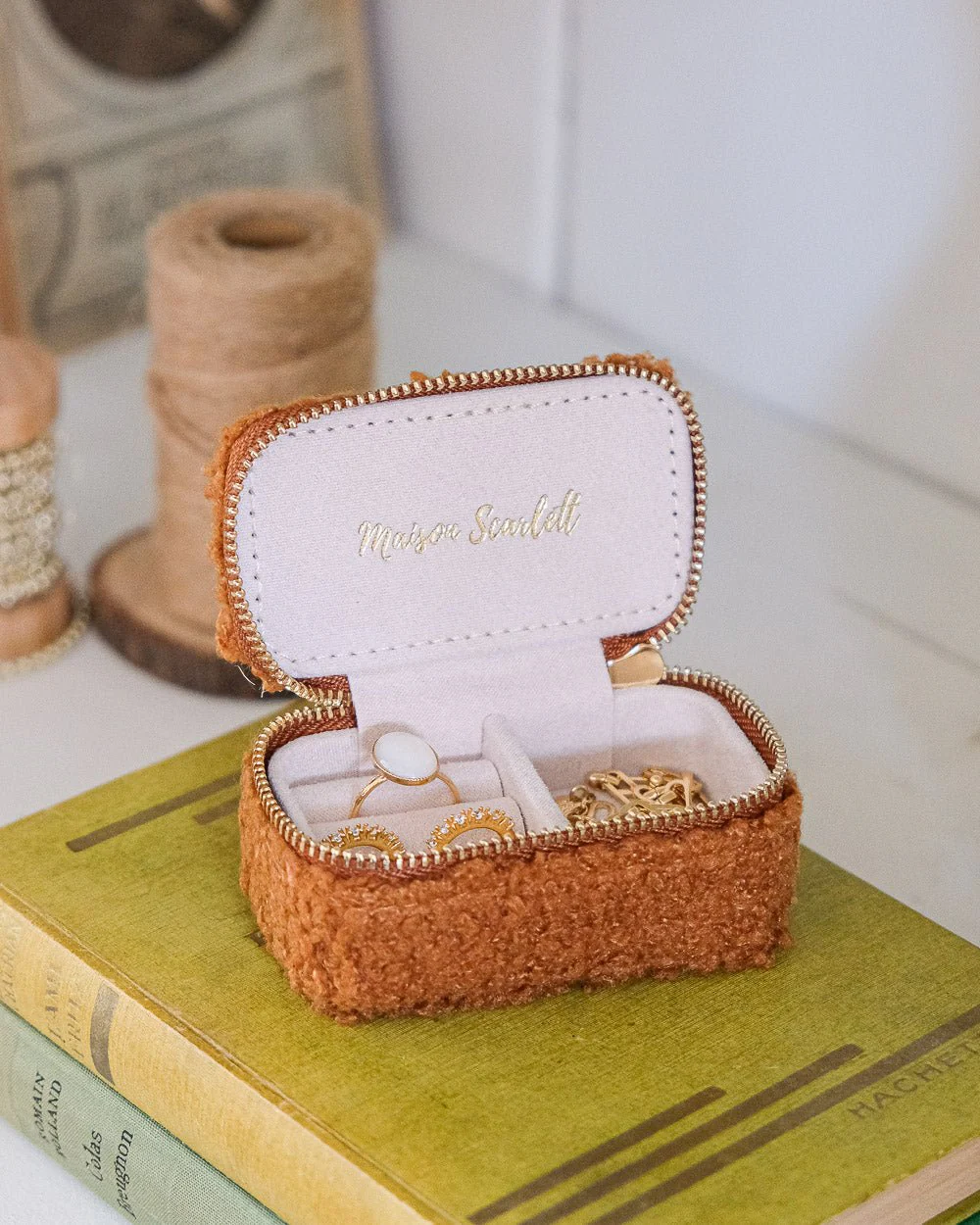Mini boîte à bijoux de voyage Marie en moumoute - Image 7