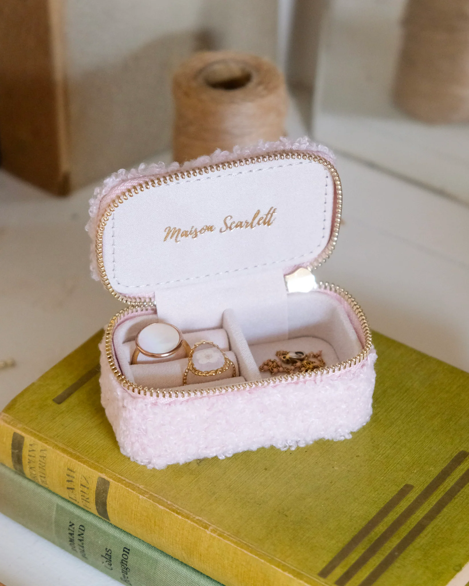 Mini boîte à bijoux de voyage Marie en moumoute - Image 9