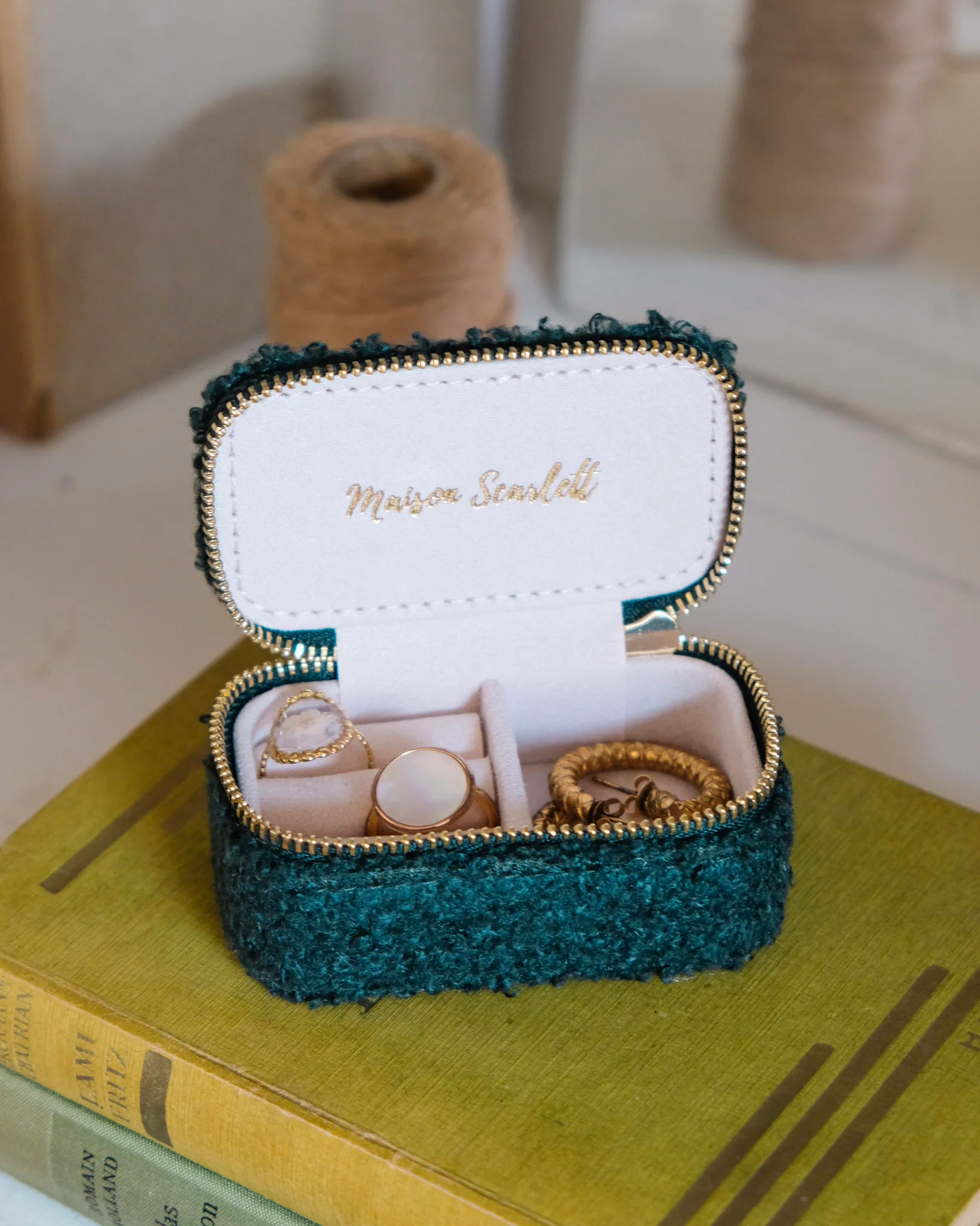Mini boîte à bijoux de voyage Marie en moumoute - Image 5