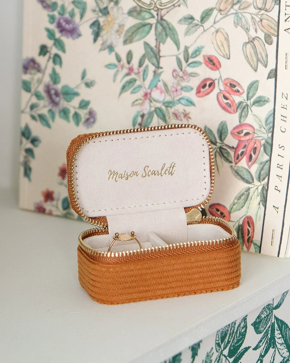Mini boîte à bijoux de voyage Marie en velours côtelé - Image 7
